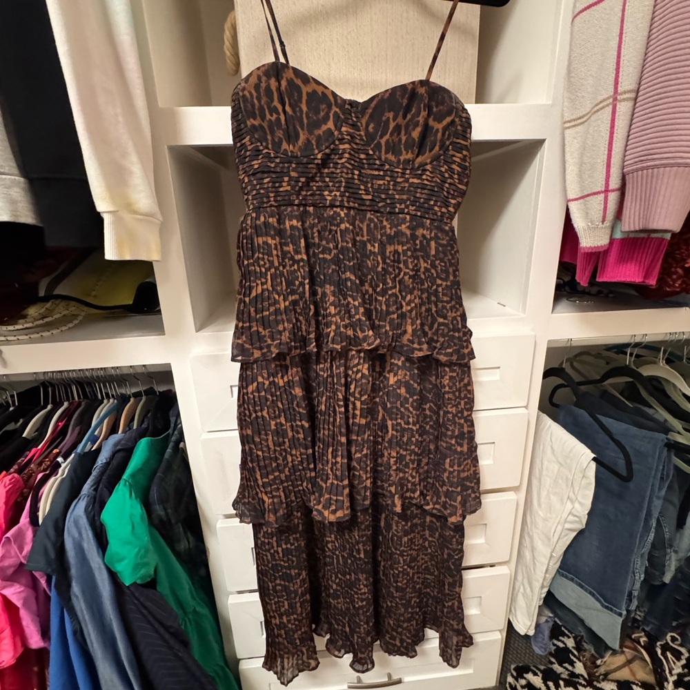 Elegant Strapless Leopard Print Dress